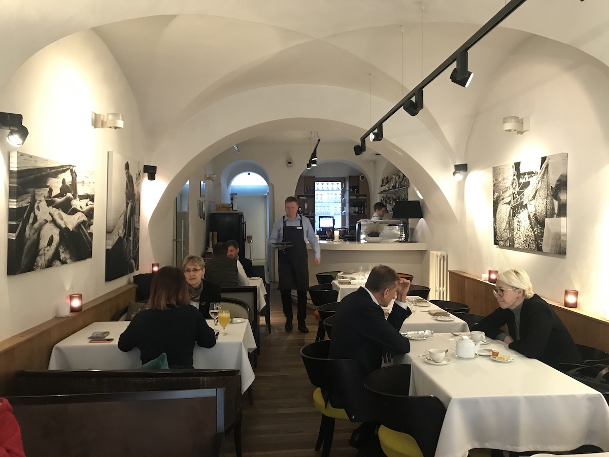 もう「一等地」は都会の大通りなんかでないことをラトビアのレストランで感じた