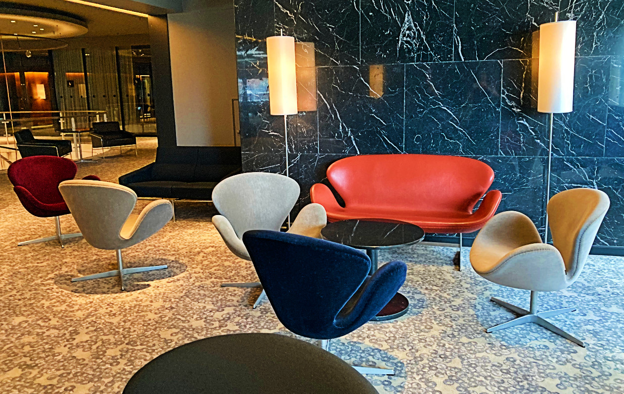 北欧ではグッドデザインに囲まれるのでお菓子の箱がダサいだけでイラっとくる