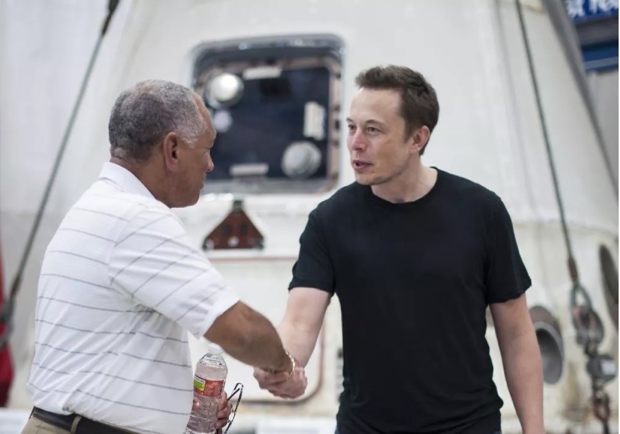 イーロン・マスクがスペースXでやったことにシビれた